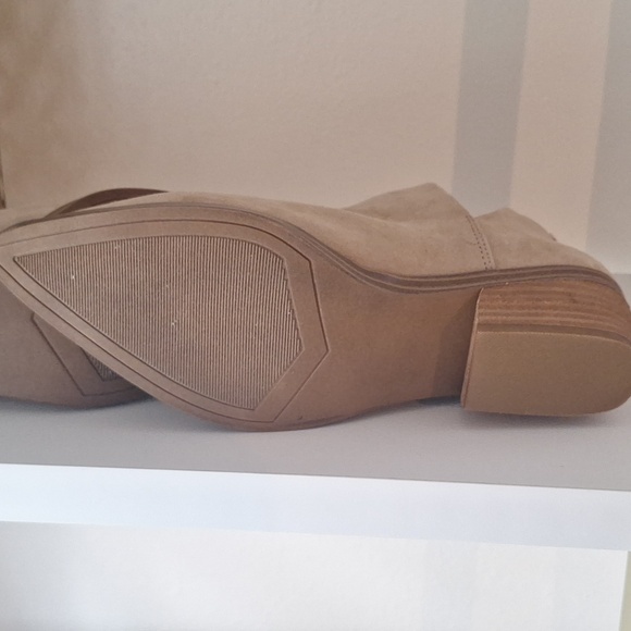 Madden Girl Booties Suede Square Heels Pull On NWT - Picture 7 of 7